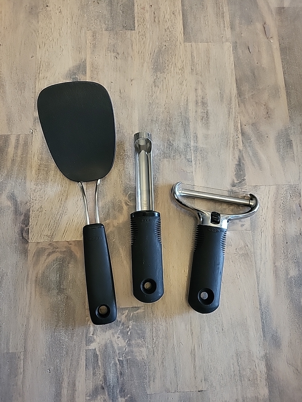 OXO Soft Grip Lot Of 3 Kitchen Tools, Cheese Slicer, Apple Corer, and Spatula